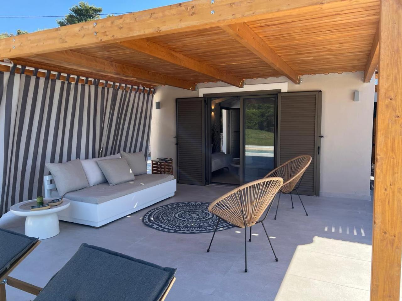 Sunny Villa Klísmata