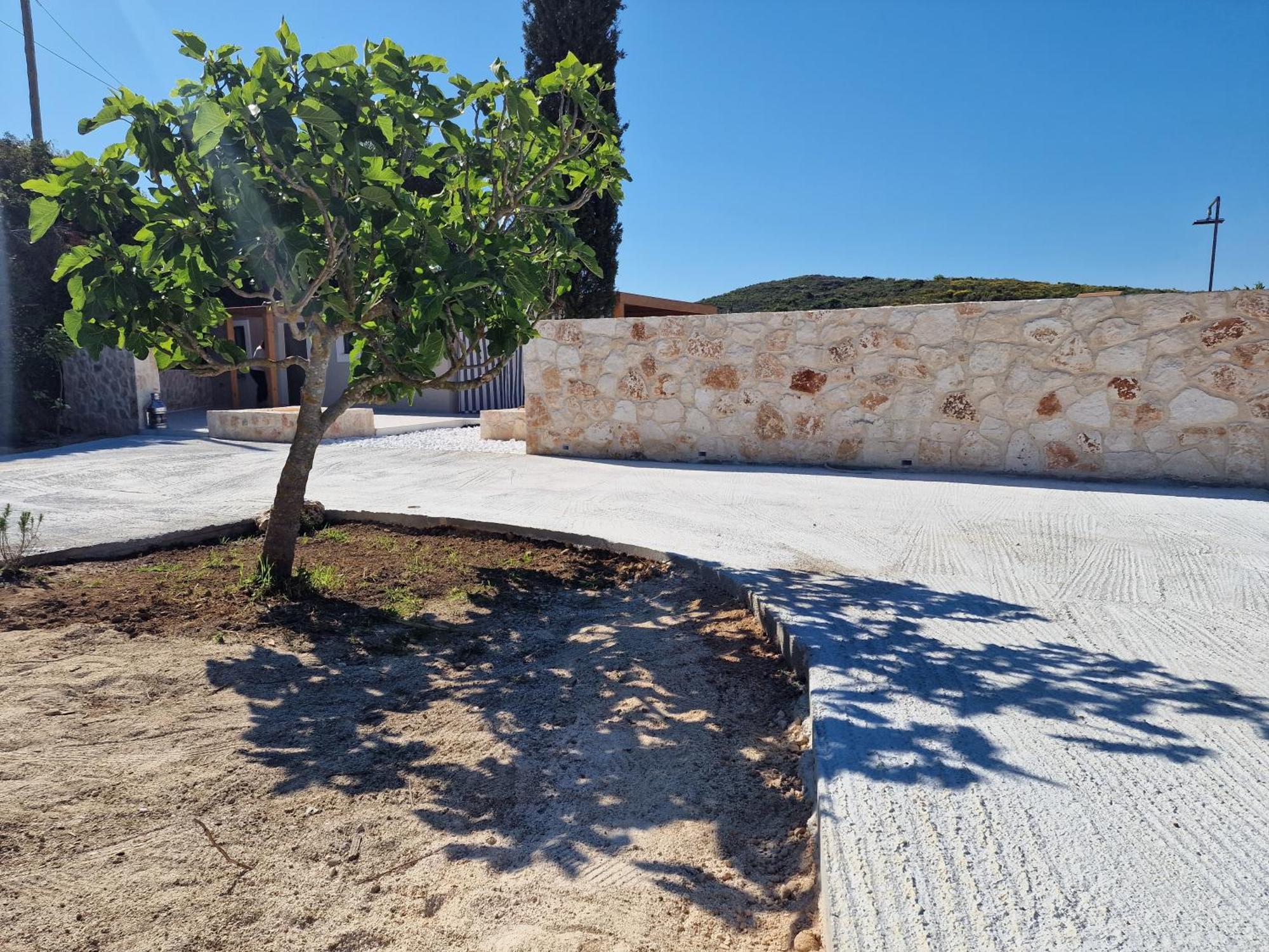 Sunny Villa